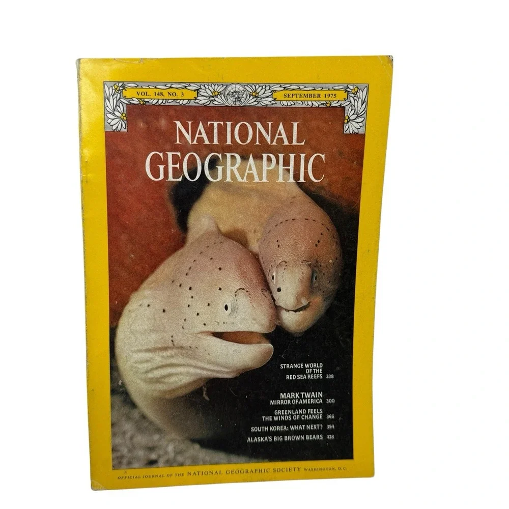 Vintage National Geographic Magazine September 1975 Red Sea Reefs‎ Mark Twain